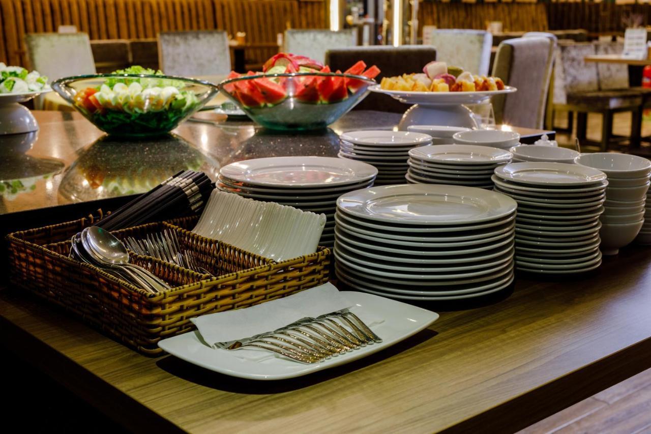Kp Hotel Кан То Екстериор снимка